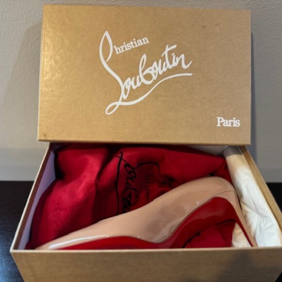 Christian Louboutin Kate 85 Patent Heels in Nude - Size 40 (9.5 U.S.) - Picture 4 of 5